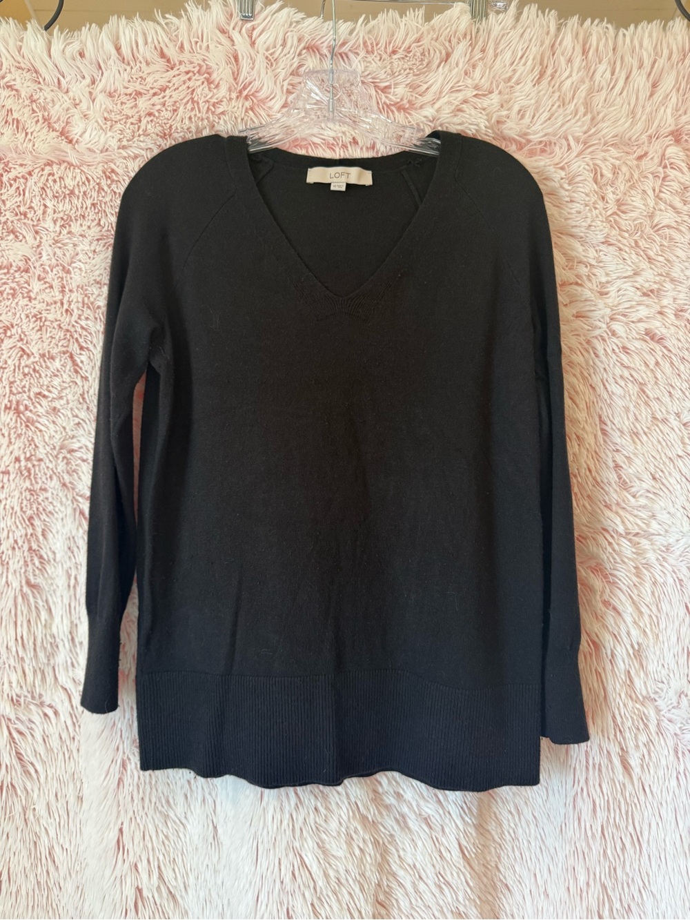 LOFT Black V-Neck Pullover Sweater
